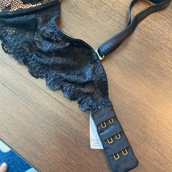 Victoria’s Secret Very Sexy Push-Up Bra! - Picture 3 of 5